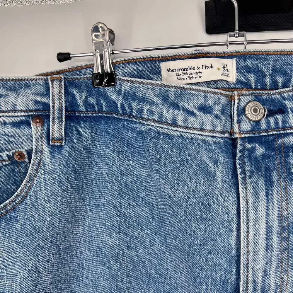 abercrombie & fitch Curve Love Ultra High Rise 90s Straight Jean 37/ 24 short
